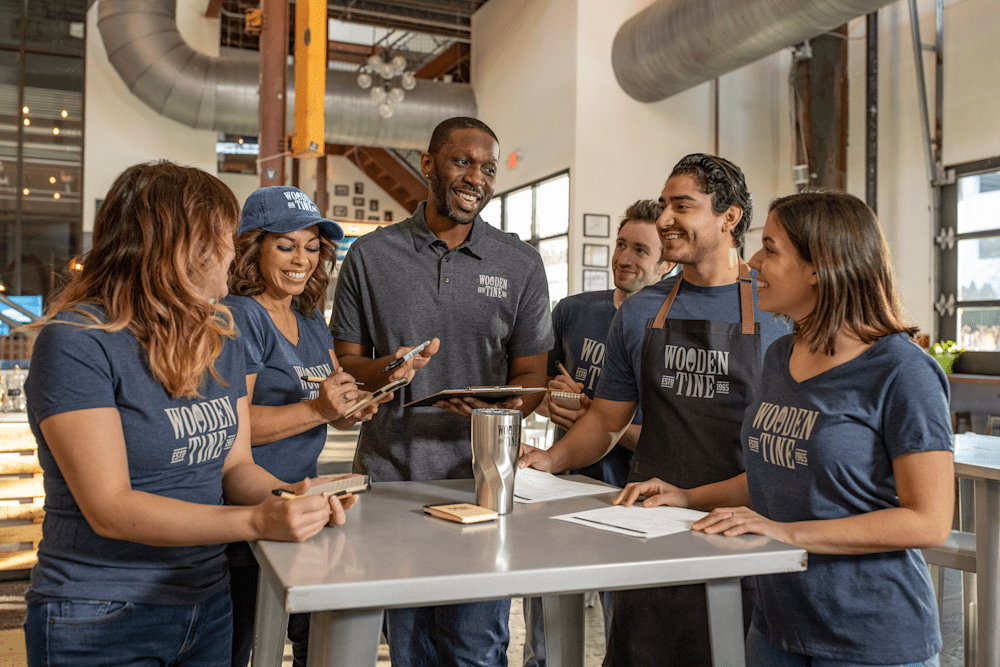 custom restaurant uniforms